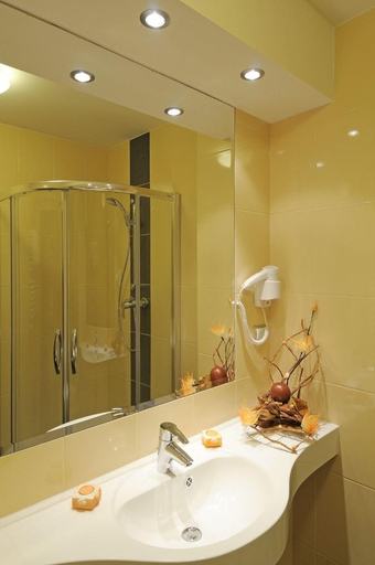 Bathroom 4, Hotel Delfin Spa&wellness, Sławno