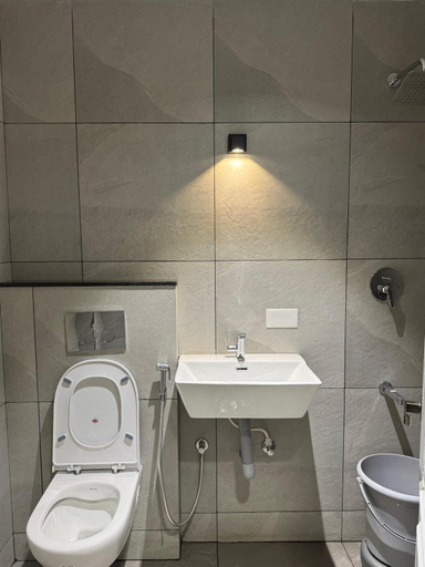 Bathroom 4, Hotel River View, Tiruchirappalli