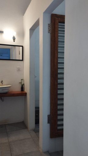 Bathroom, Wayang BnB, Sleman