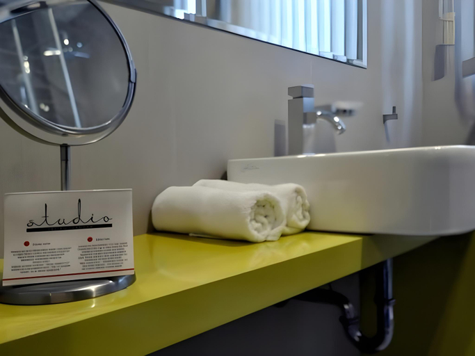 Bathroom 4, Studio Hotel, Veliko Tarnovo