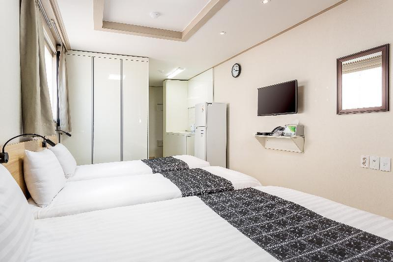Bedroom 3, Global Inn Busan Nampodong Hotel, Jung
