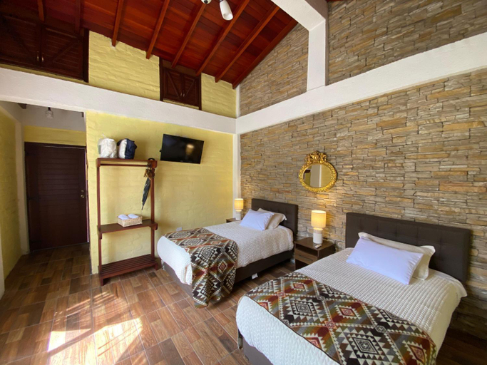 Bedroom 2, Quinta Sierra de Fuego, Penipe