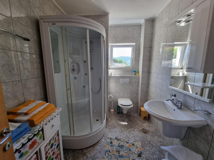 Bathroom 3, Apartment Brace Grakalica 20b