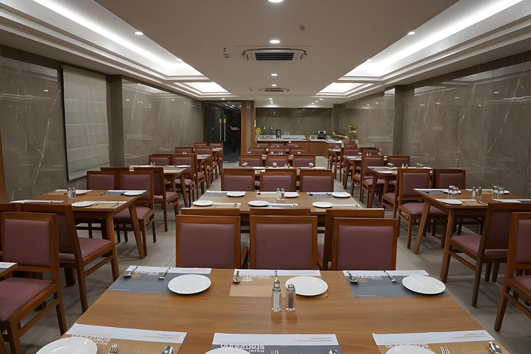 Food & Drinks 4, HOTEL STATURE INN, Narmada