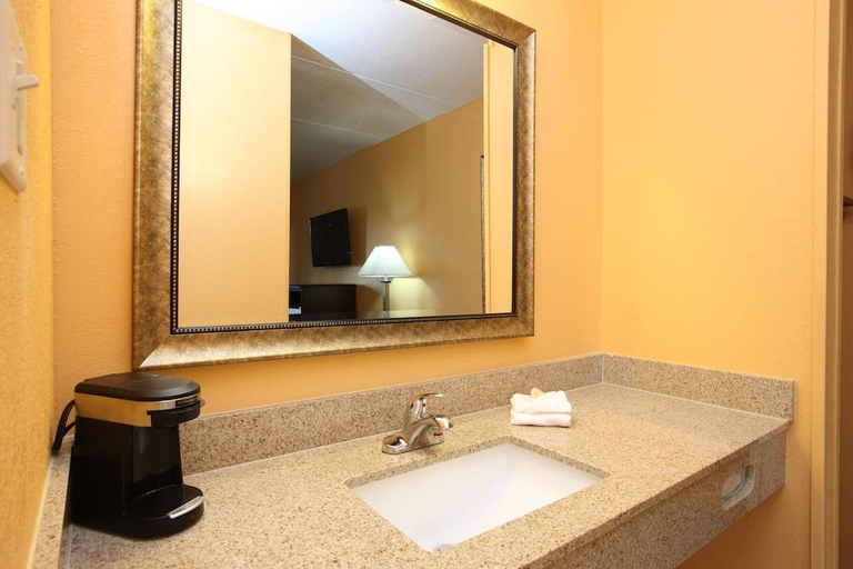 Bathroom 3, Budgetel Inn, Saratoga