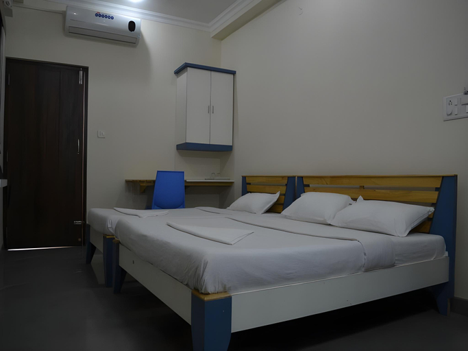 Bedroom 2, Hotel Metropark - Vadapalani, Chennai