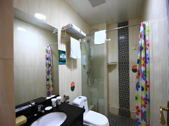 Bathroom 3, GreenTree Inn Taiyuan Xinghua Street, Taiyuan