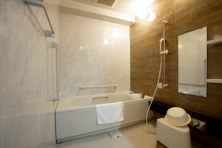 Bathroom 4, Yuya Ruru Saisai, Kanazawa