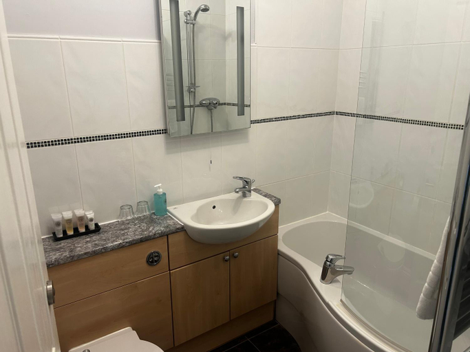 Bathroom 4, Amber House, Torbay