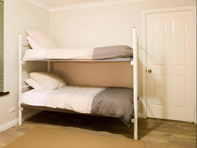 Bedroom 2, Bettenay's Accommodation, Busselton