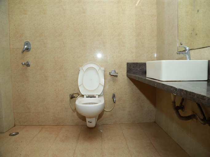 Bathroom 3, Hotel City Height near New Delhi Railway Station, Delhi