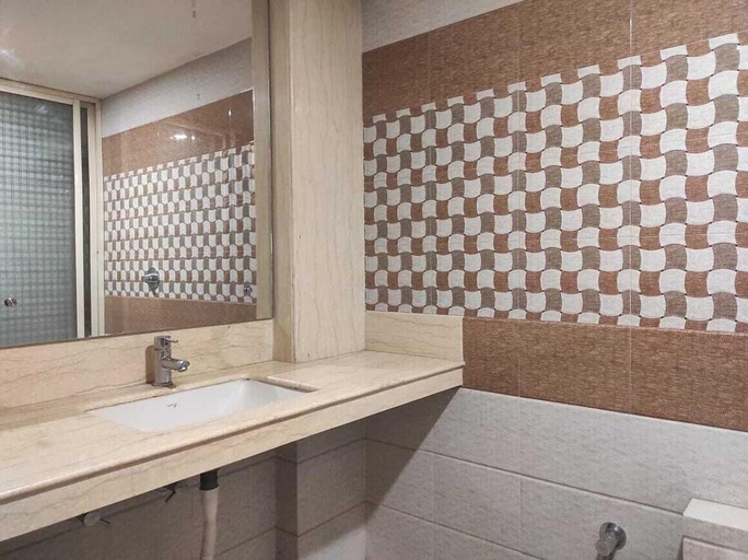 Bathroom 3, Hotel Melrose Inn By Excellent Hospitality , Aligarh