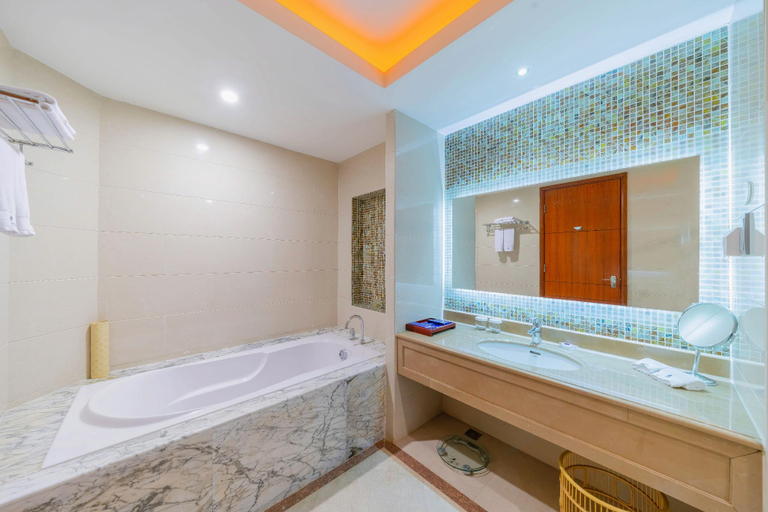 Bathroom 3, Yihao International Hotel, Dongguan