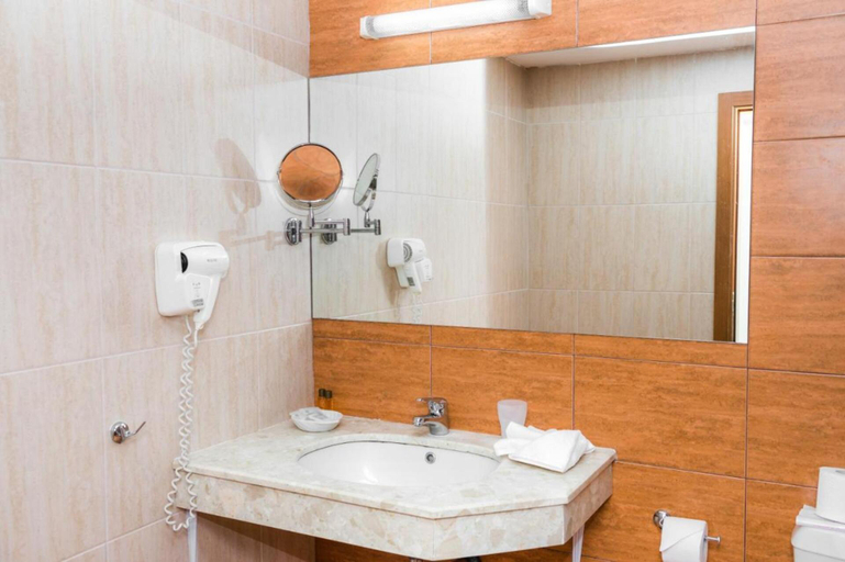 Bathroom 4, Palace Hotel - Half Board, Nesebar