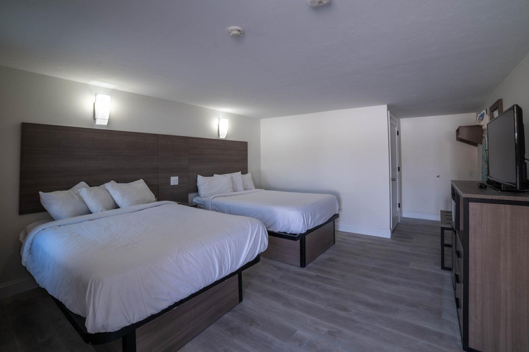 Bedroom 4, Viking Shores Motor Inn, Barnstable