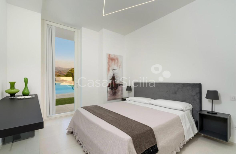 Bedroom 2, Villa White Glass, Catania