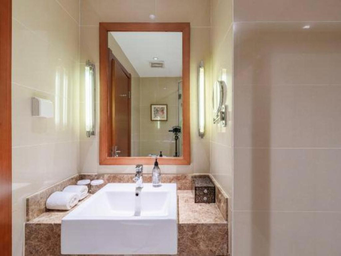 Bathroom 4, Yitel Collection Shenyang Imperial Palace Zhongjie Metro Station, Shenyang