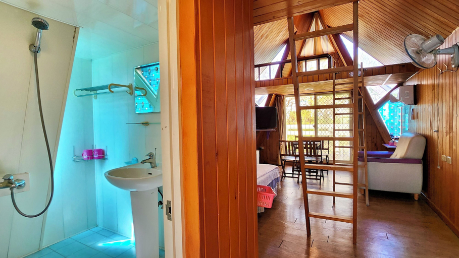 Bathroom 4, Kite Farm, Yilan