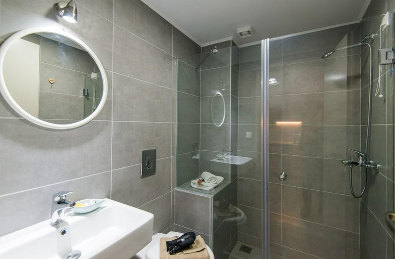 Bathroom 3, Mardinik Hotel Apartments, Crete