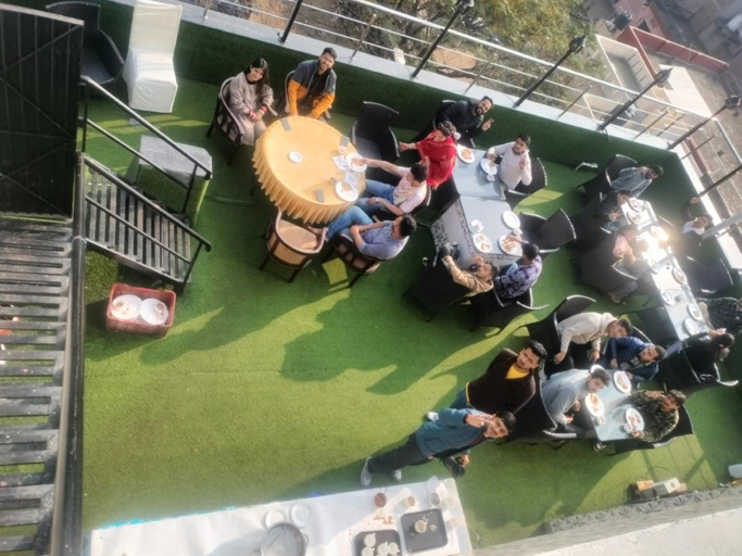 Food & Drinks 1, Goroomgo Skyee Residency Sarangpur Chandigarh, Chandigarh