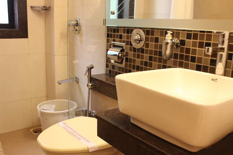Bathroom 4, Hotel Columbus, Mumbai Suburban
