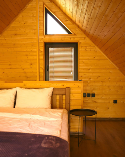 Bedroom 2, OXYGEN utsera, Oni