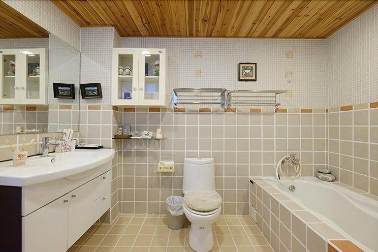 Bathroom 3, Wensing House, New Taipei City