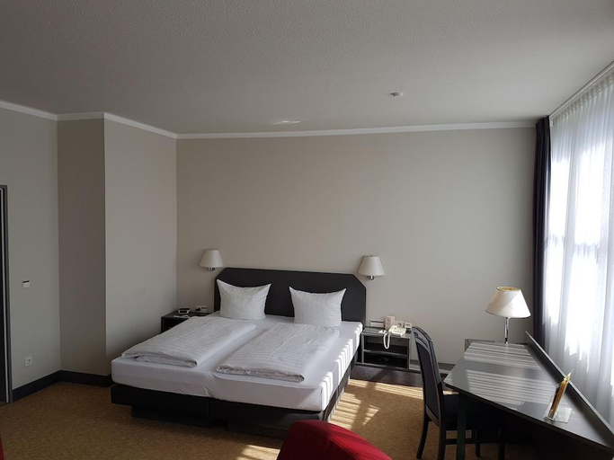 Bedroom 3, Hotel Worth, Landshut