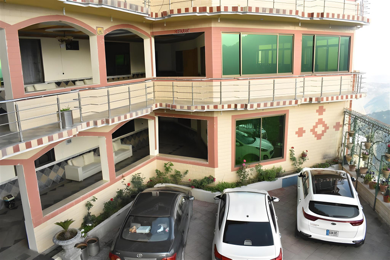 Exterior & Views