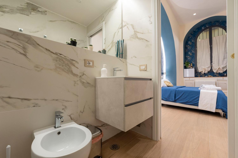 Bathroom 2, Colosseo Romantic Suite, Rome