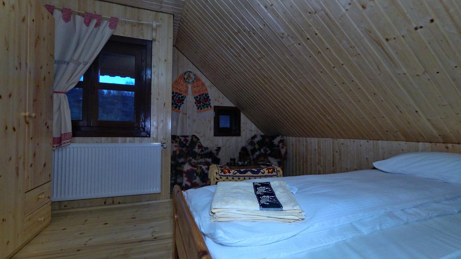 Bedroom 2, Casa Moroseneasca, Ocna Sugatag