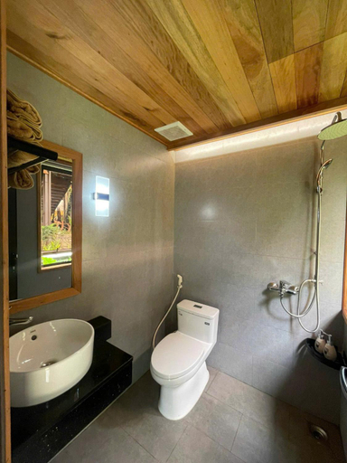 Bathroom 4, Cai Gui Ta Dung, Đăk Glong