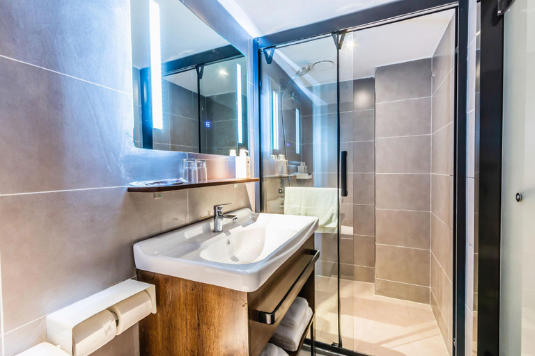 Bathroom, Hanting Hotel Hangzhou Binkang, Hangzhou