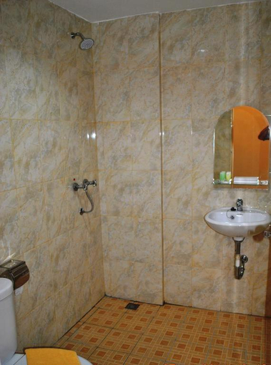 Bathroom 3, Hotel Anda Dan Karaoke Pematangsiantar, Pematangsiantar
