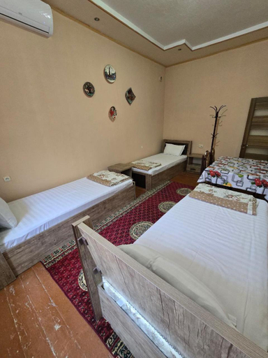 Bedroom 2, Sezam, Buxoro