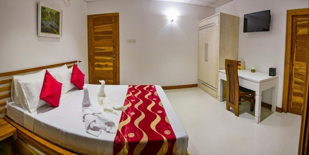Bedroom 2, Ricco Tara, Hikkaduwa