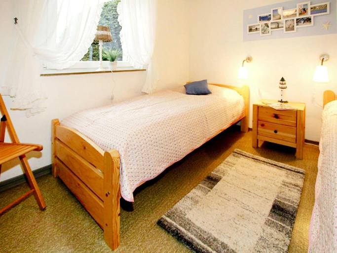 Bedroom 2, Bungalow Kabeljau, Dornumersiel, Aurich