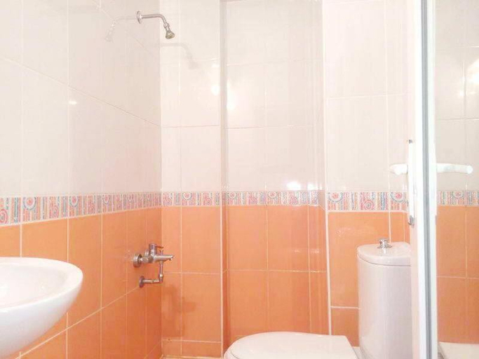 Bathroom 4, Pegasus Motel, Marmara