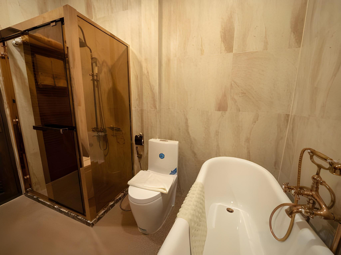 Bathroom 4, Khum Damnoen Resort, Damnoen Saduak
