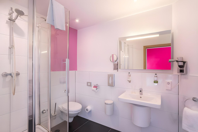 Bathroom 5, Hotel Bayrischer Hof, Heidelberg