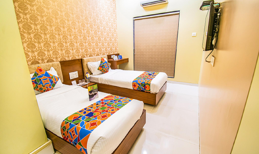 Bedroom 3, FabHotel Seven Hills - Nr. Mumbai International Airport, Mumbai Suburban