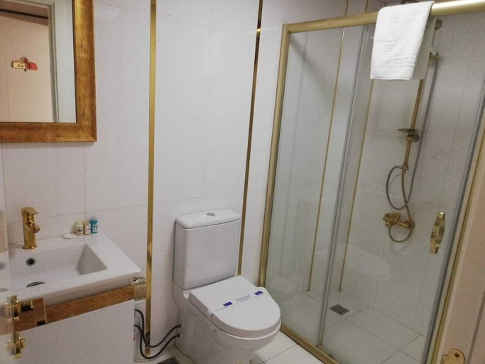 Bathroom 3, ROSA THERAPY HOTEL, Merkez