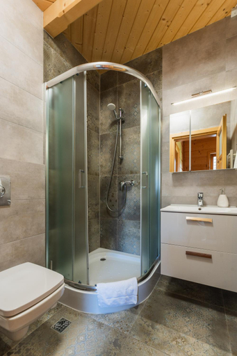 Bathroom 3, Apartament z widokiem w Murzasichlu, Tatra