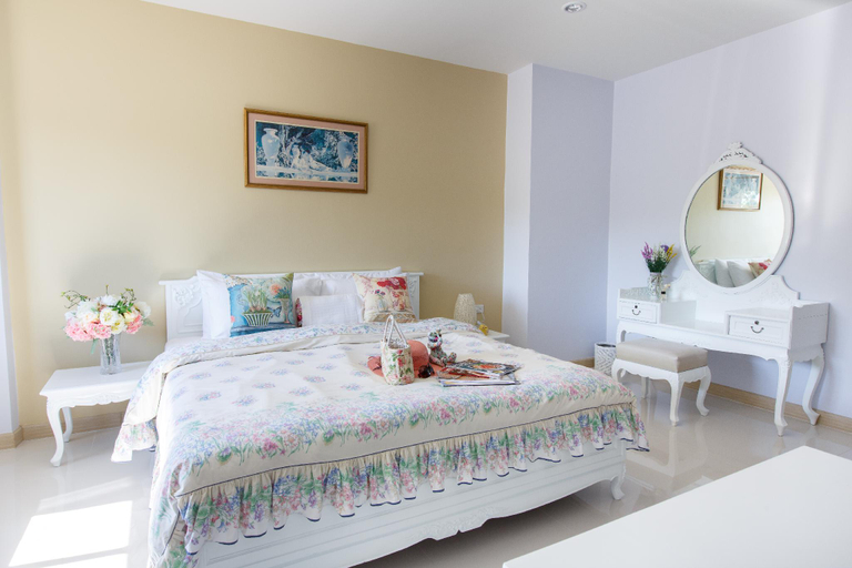 Bed 5, Yaya B by Briza Group, Phuket Island
