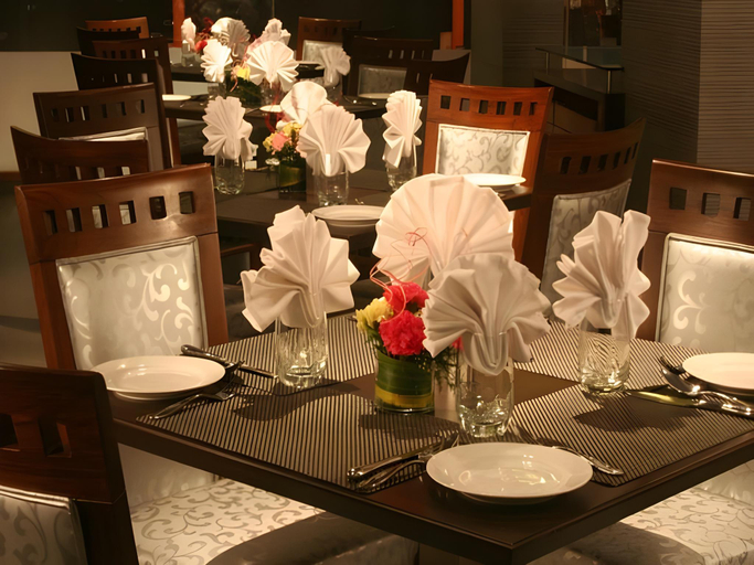 Food & Drinks 5, Hotel Suncity Premiere, Mumbai Suburban