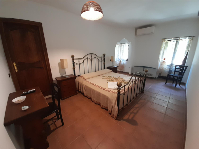 Others 4, Casale del Gufo, Ancona
