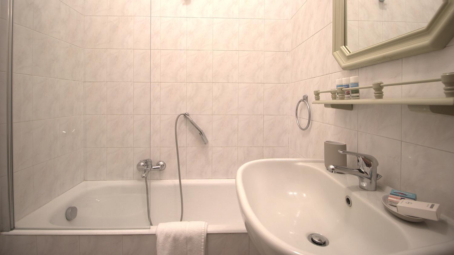Bathroom 1, Italianway Easy - Cesare da Sesto 20 B, Milano