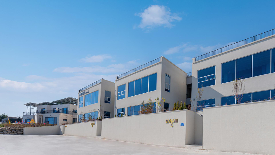 Exterior & Views 1, Pohang Bahari Pool Villa, Pohang