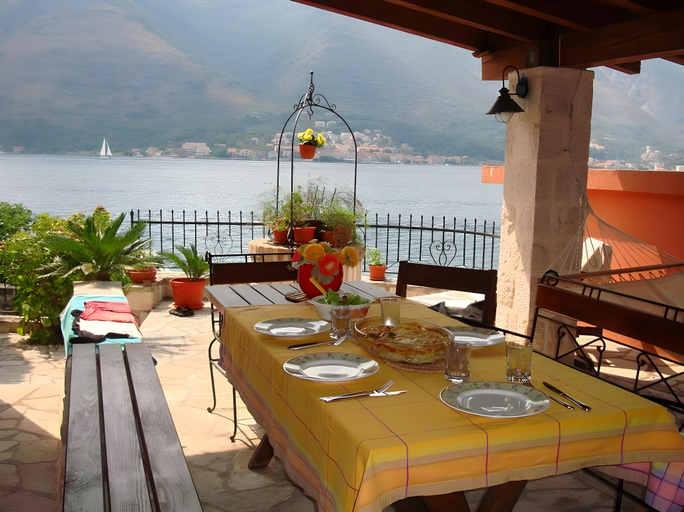 Food & Drinks 4, Villa Perla del Mare