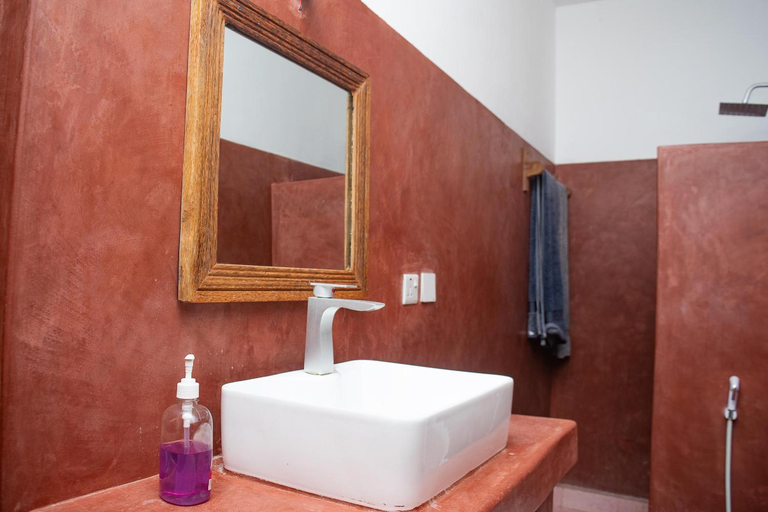 Bathroom 4, SHAMBA VILLAGE HOTEL, Kusini